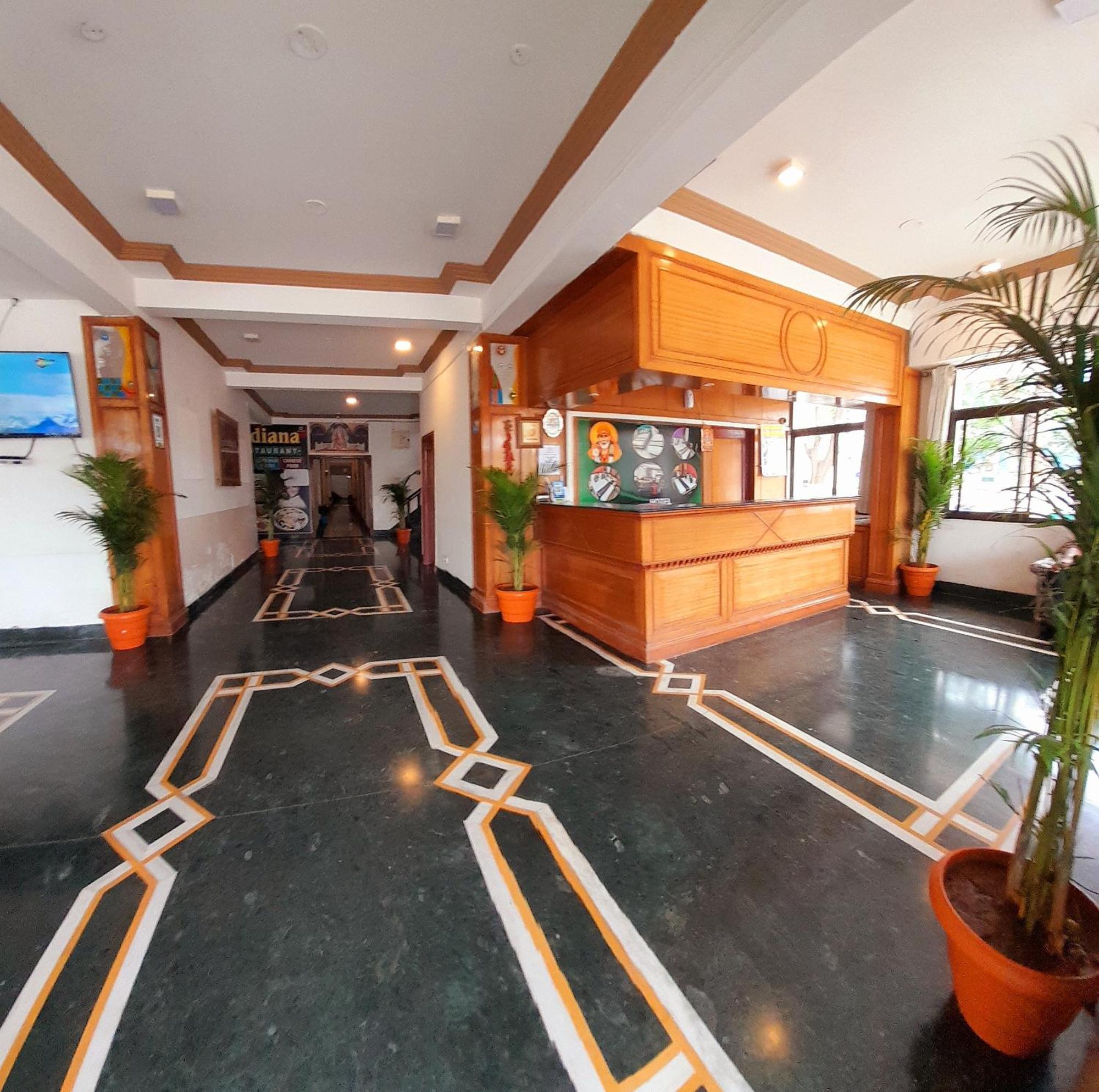 Hotel Indore Palace - Feel At Home Shirdi Dış mekan fotoğraf