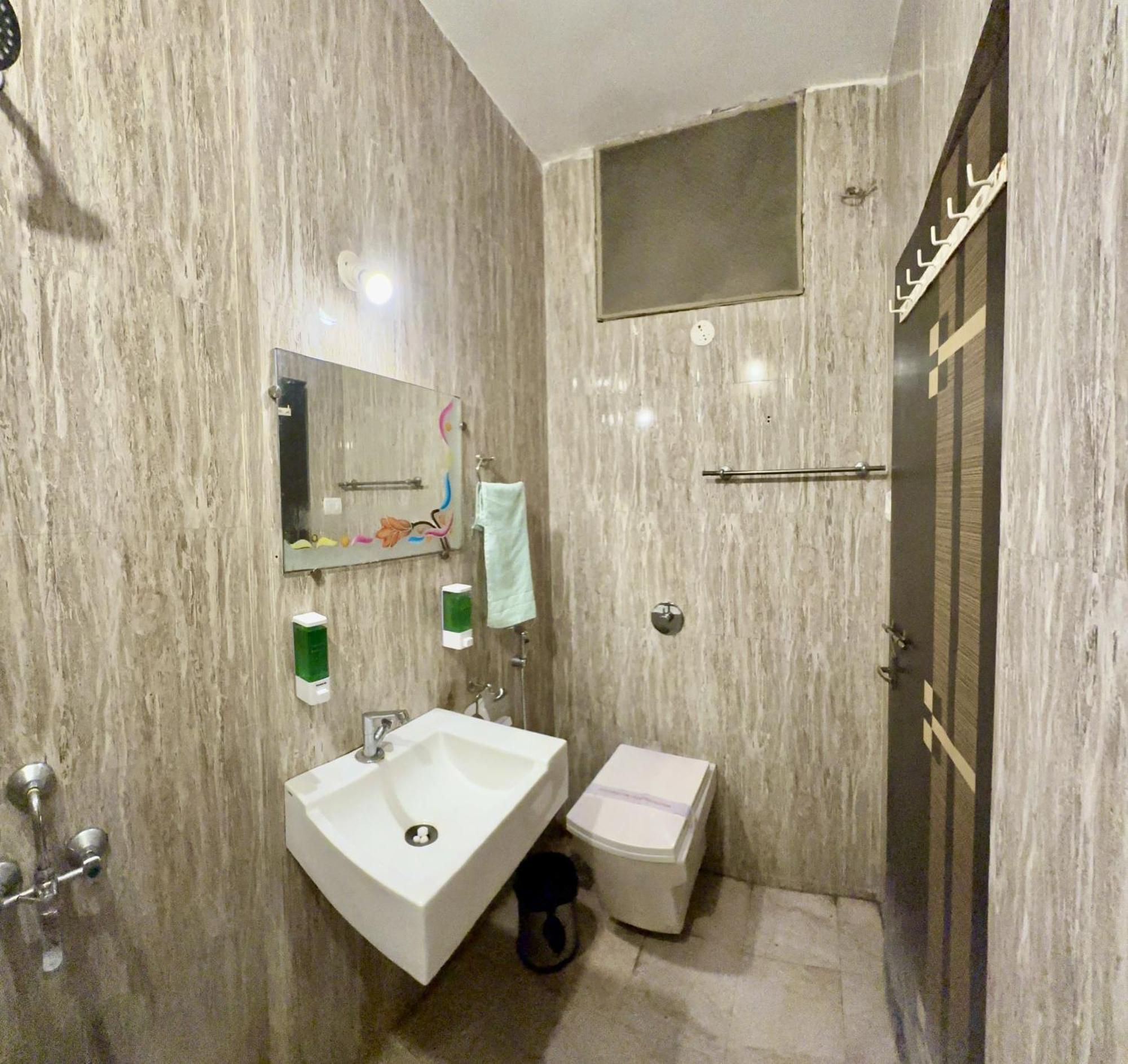 Hotel Indore Palace - Feel At Home Shirdi Dış mekan fotoğraf