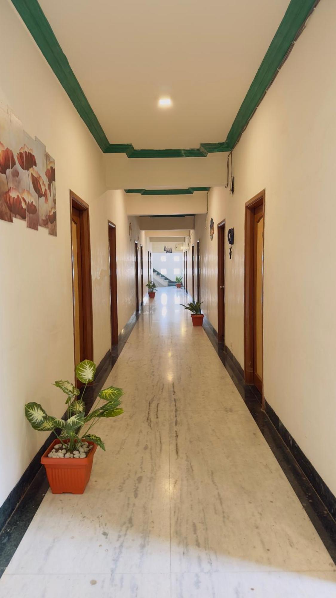 Hotel Indore Palace - Feel At Home Shirdi Dış mekan fotoğraf