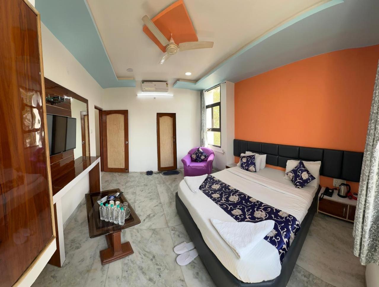 Hotel Indore Palace - Feel At Home Shirdi Dış mekan fotoğraf