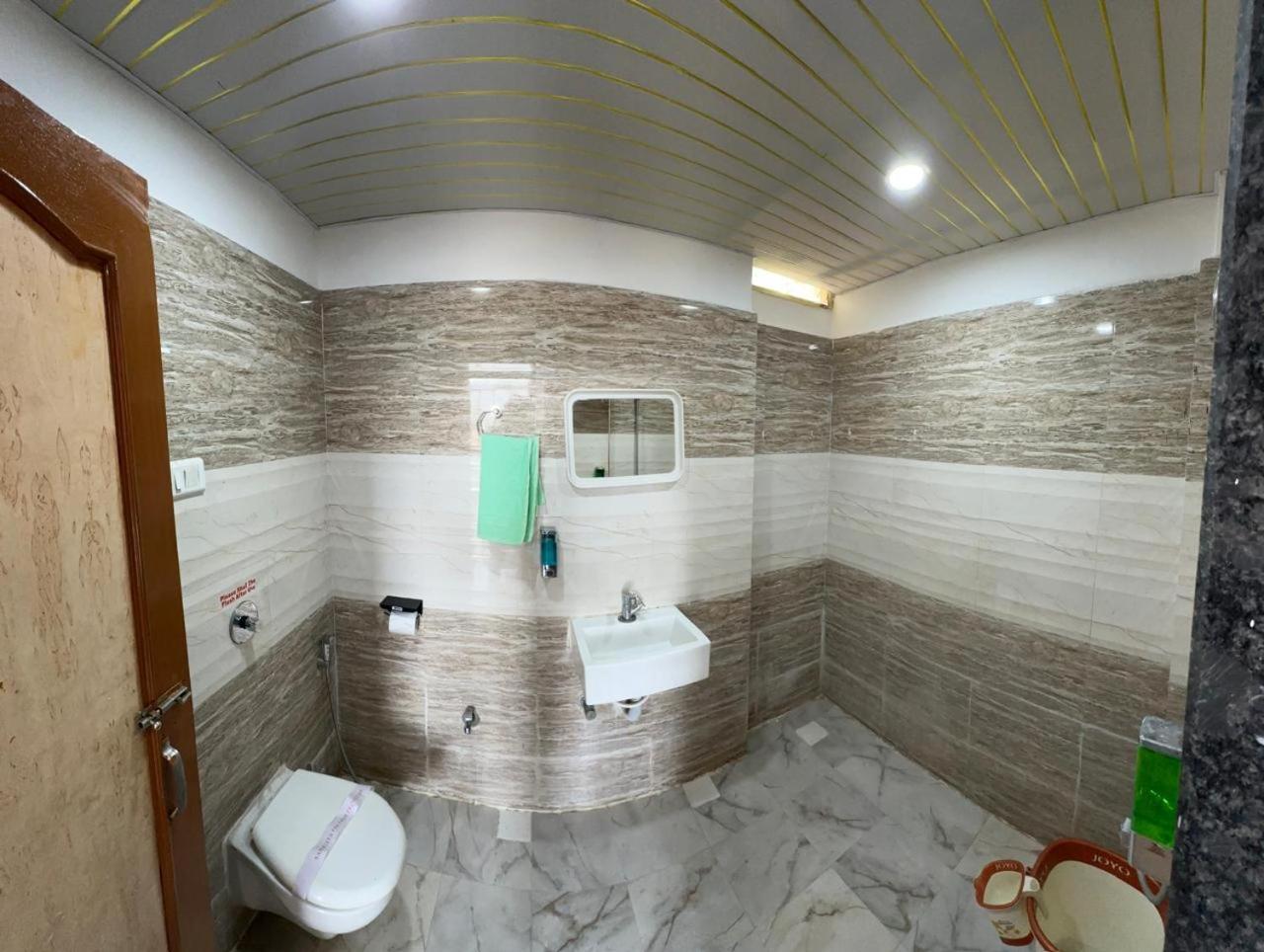 Hotel Indore Palace - Feel At Home Shirdi Dış mekan fotoğraf