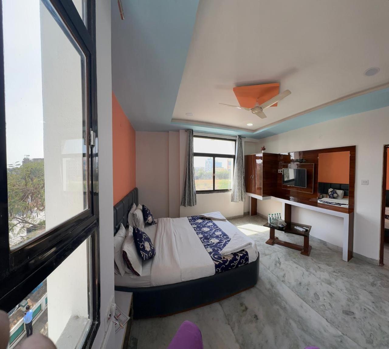 Hotel Indore Palace - Feel At Home Shirdi Dış mekan fotoğraf