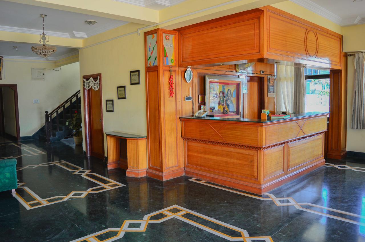 Hotel Indore Palace - Feel At Home Shirdi Dış mekan fotoğraf